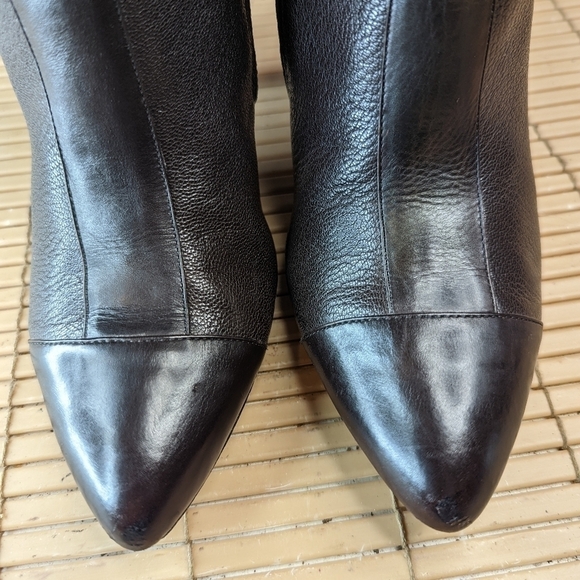 Saks Fifth Avenue women's Brown leather 18" Tall riding Boots Size 7M 13" calf. - Picture 4 of 11